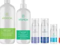 Linia produktów Atopicin: szampon, balsam, żel pod prysznic, kremy do twarzy i balsam do ciała. Idealne dla skóry z egzemą, zapewniające ulgę i nawilżenie.