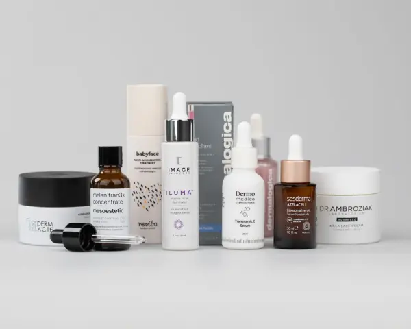 Kremy i serum z kwasem traneksamowym: mesoestetic melan tran3x, Dermo Medica Tranexamic C Serum, Sesderma Azelac RU, Dr Ambroziak Mela Face Cream.