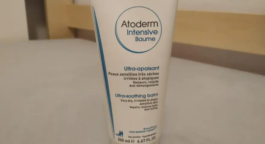 Bioderma Atoderm Intensive Baume, kojący balsam do skóry bardzo suchej, atopowej i podrażnionej.