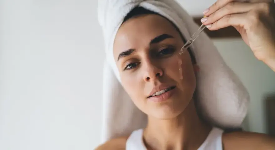 Najpierw retinol czy kwas hialuronowy - jak uniknąć podrażnień?