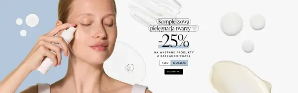 Kobieta aplikuje serum na twarz. Promocja -25% na kompleksową pielęgnację twarzy z kodem GOLD25. Twoje Kaya opinie są pozytywne!