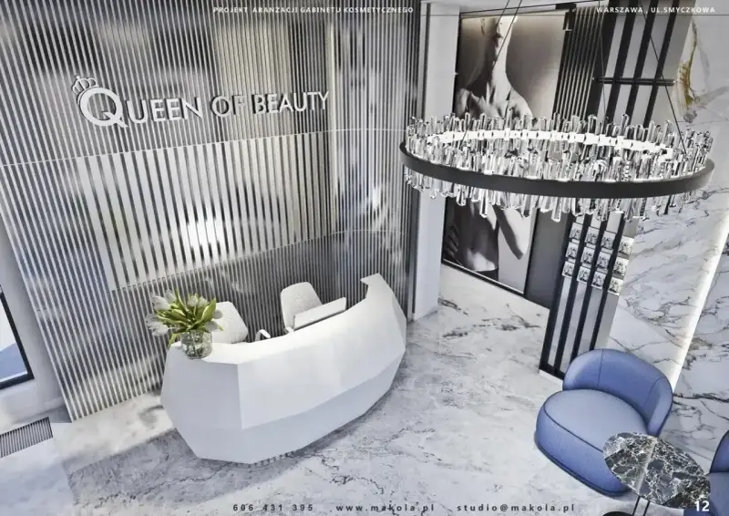 Nowoczesny gabinet "Queen of Beauty" z recepcją i kryształowym żyrandolem. Pozytywne queen of beauty opinie gwarantowane.
